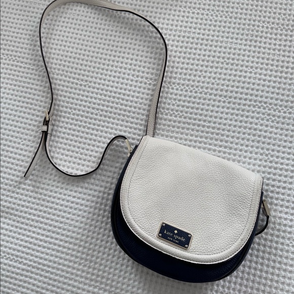 Authentic Kate Spade Crossbody Bag - Picture 1 of 5